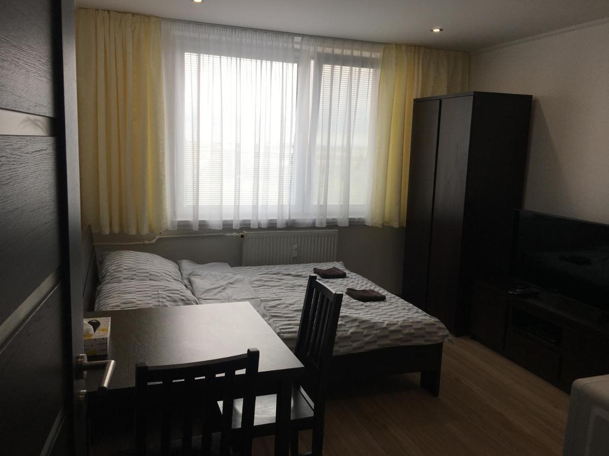 Lovely Studio Apartment Nové Zámky Zewnętrze zdjęcie